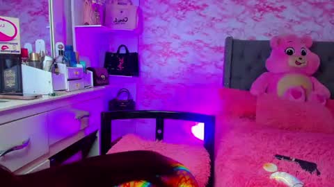 aisha salome holguin online show from July 21, 11:29 pm