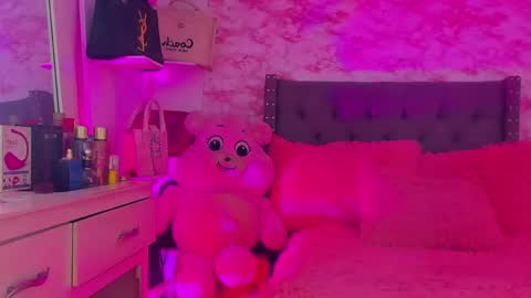 aisha salome holguin online show from June 4, 10:38 pm