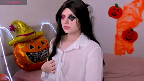 Aisha online show from October 31, 3:51 am