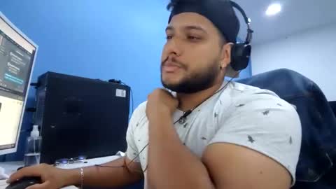 Esteban online show from January 17, 3:27 am