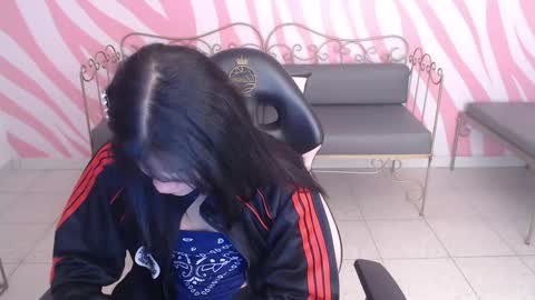 akalyy_ online show from January 11, 1:28 pm