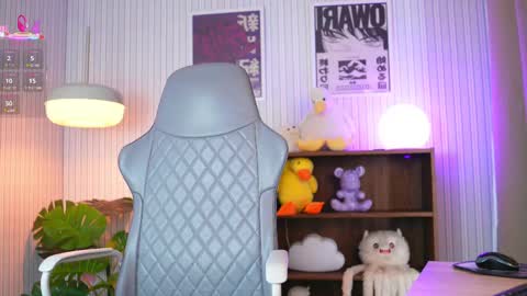 Snapshot of akame_s chatting on March 9, 9:03 pm             online show from March 9, 9:03 pm