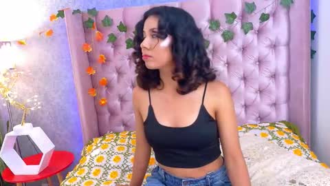 A K A N E  U W U online show from November 8, 6:55 pm