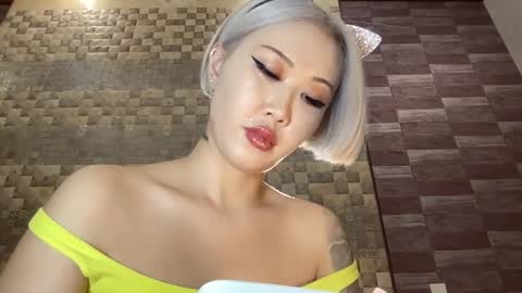 Akemi online show from February 17, 7:01 pm