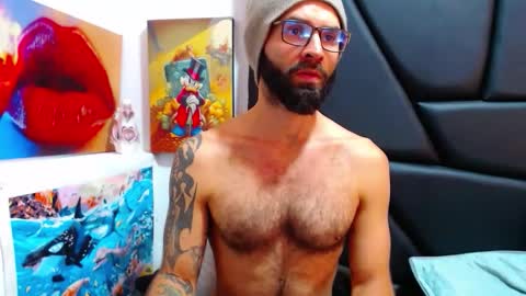 akiles online show from March 19, 11:42 pm