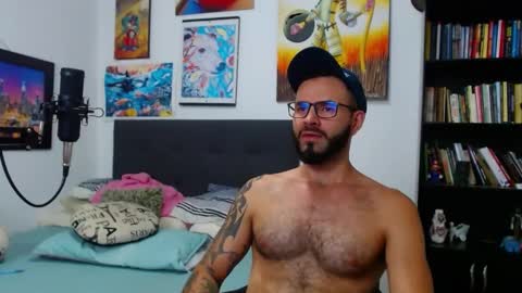 akiles online show from March 11, 1:16 am