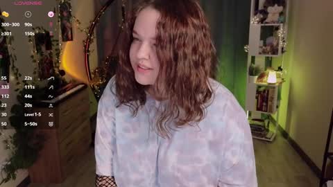 Aki online show from December 4, 2:42 pm