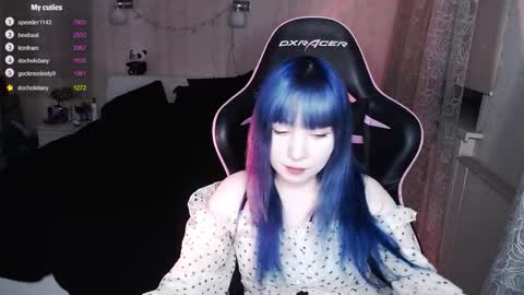 akirahartyx online show from November 17, 3:58 pm