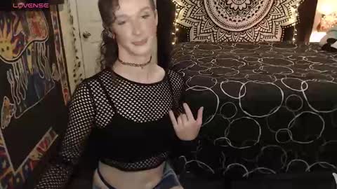 kirax online show from October 25, 12:00 am