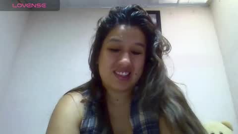 Snapshot of alahia_fox chatting on February 27, 3:59 pm alahia online show from February 27, 3:59 pm