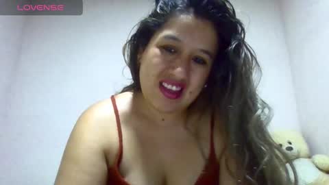 Snapshot of alahia_fox chatting on February 28, 8:07 pm alahia online show from February 28, 8:07 pm