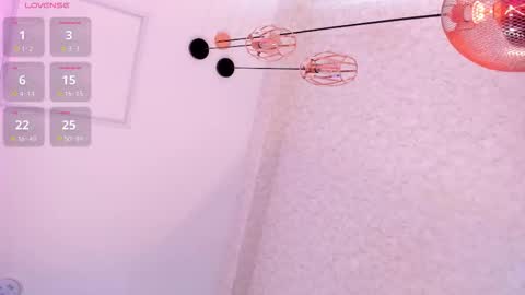 Snapshot of alahia_rosse chatting on October 22, 12:07 pm Alahia online show from October 22, 12:07 pm