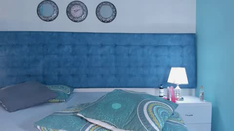 Alahiacardona online show from December 3, 1:56 pm