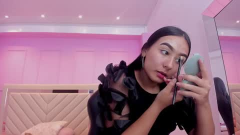  A L A H I A  online show from March 12, 7:50 pm