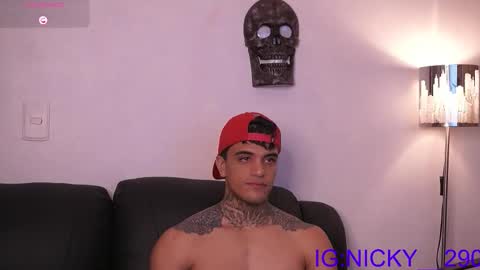 alan_morrys online show from November 5, 1:51 am