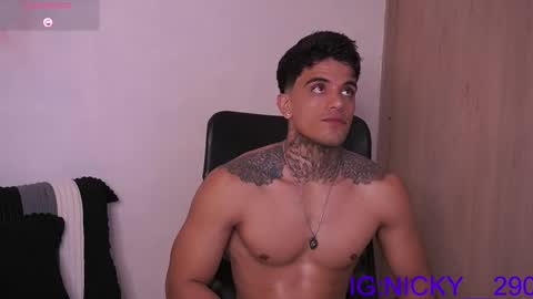 alan_morrys online show from January 8, 1:33 am