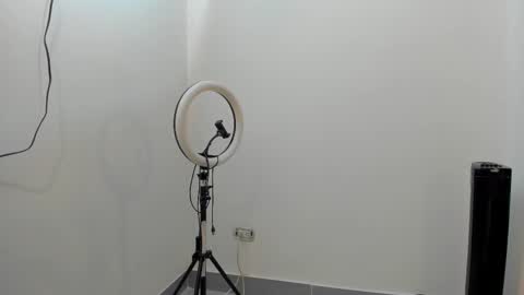 Snapshot of alana_cox_ chatting on September 29, 11:26 pm ALANA COX online show from September 29, 11:26 pm