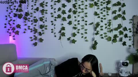 alana_pherson online show from April 9, 6:19 am