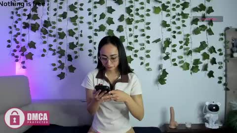 alana_pherson online show from April 14, 3:21 am
