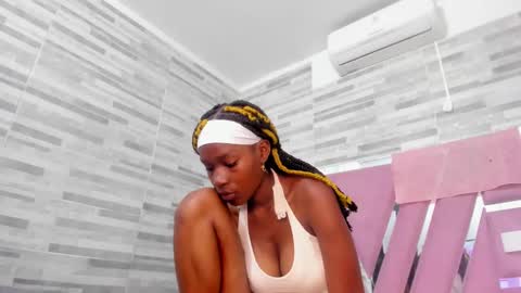 Snapshot of alana_roos chatting on February 26, 6:37 pm Alana online show from February 26, 6:37 pm