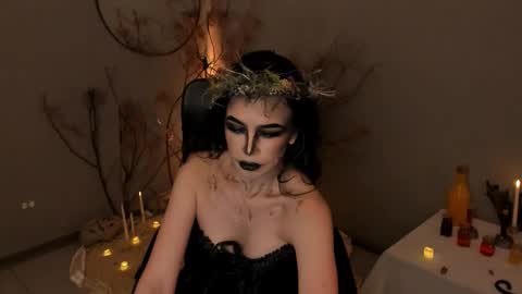 Alana online show from October 29, 5:15 pm