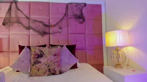 alanah_connors online show from November 1, 3:00 pm