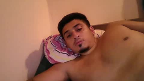 Snapshot of alanargenttt25 chatting on February 5, 8:00 am alanargenttt25 online show from February 5, 8:00 am