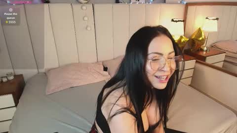 alanawestt online show from December 13, 9:43 pm