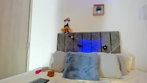 Alanna  online show from October 28, 1:12 pm