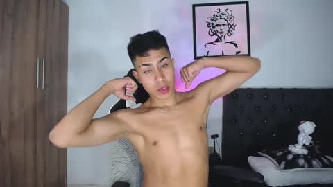 alannaughty_ online show from November 7, 11:40 pm