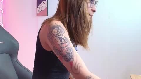 alaska_tay1 online show from October 30, 10:10 pm