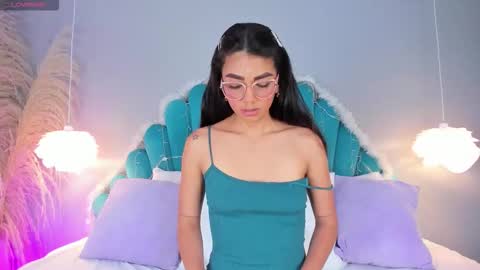 Alassia Hocthner online show from December 22, 11:50 am