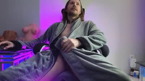 albinoadonis online show from October 3, 7:00 pm