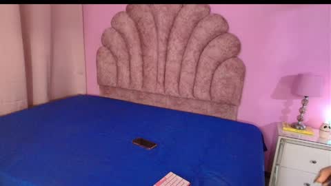 aldana_stone online show from May 15, 3:15 am
