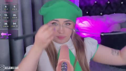 Snapshot of alejamillan1 chatting on January 15, 8:30 am   night GTM -5 online show from January 15, 8:30 am