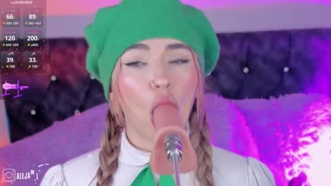 Snapshot of alejamillan1 chatting on February 27, 8:24 am   night GTM -5 online show from February 27, 8:24 am