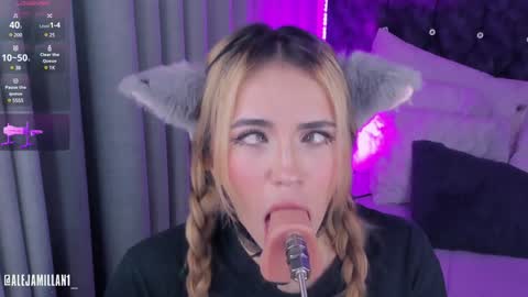 Snapshot of alejamillan1 chatting on December 30, 5:58 am   night GTM -5 online show from December 30, 5:58 am