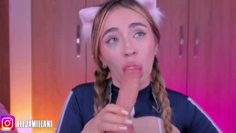 Snapshot of alejamillan1 chatting on October 11, 6:18 am   night GTM -5 online show from October 11, 6:18 am