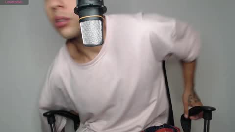 Snapshot of alejandrojf_00 chatting on December 13, 7:25 am Daiki jack online show from December 13, 7:25 am