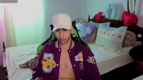 Snapshot of alejandrojf_00 chatting on October 5, 5:31 pm Daiki jack online show from October 5, 5:31 pm