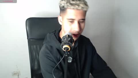 Snapshot of alejandrojf_00 chatting on December 18, 3:04 am Daiki jack online show from December 18, 3:04 am
