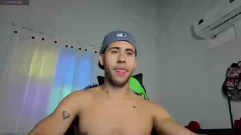 Snapshot of alejandrojf_00 chatting on October 1, 10:19 pm Daiki jack online show from October 1, 10:19 pm