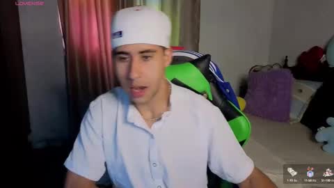 Snapshot of alejandrojf_00 chatting on September 21, 2:43 pm Daiki jack online show from September 21, 2:43 pm
