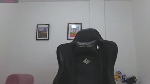 alejandroo_7 online show from December 18, 6:47 pm