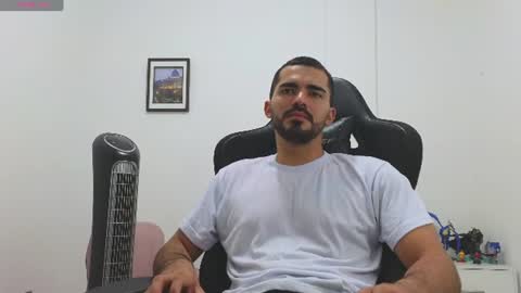 alejandroo_7 online show from June 30, 11:35 pm