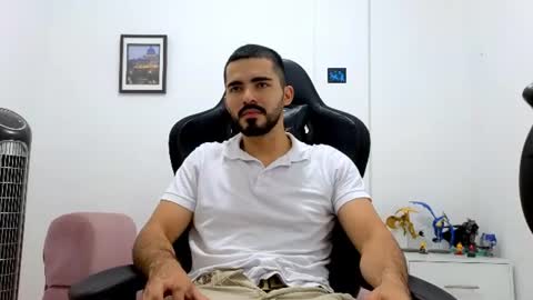 alejandroo_7 online show from July 17, 11:28 pm