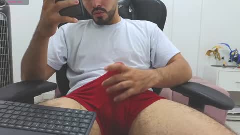 alejandroo_7 online show from July 7, 12:45 am