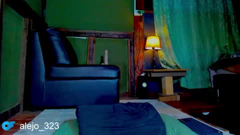 alejo_323__ online show from May 25, 3:12 am
