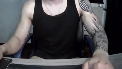 alejoduarte16 online show from April 14, 11:57 am