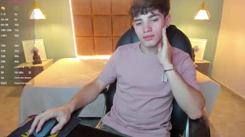 ALejoo Saenz online show from October 24, 3:40 am